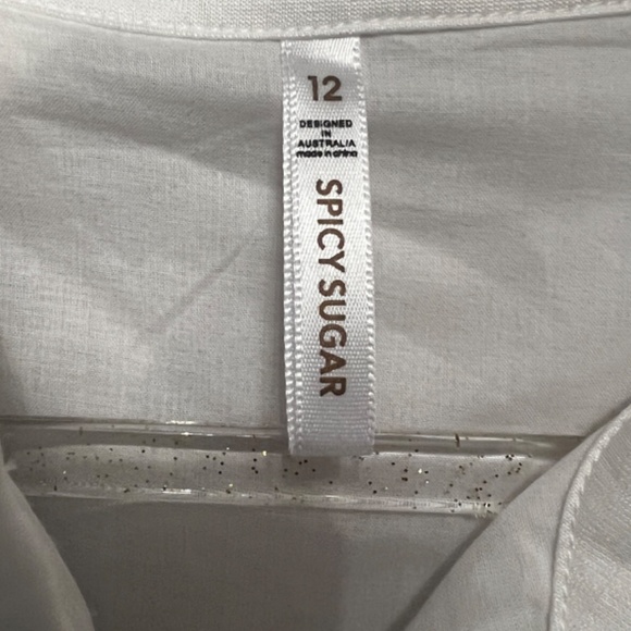 Long white flowy dress BRAND NEW - Picture 2 of 2